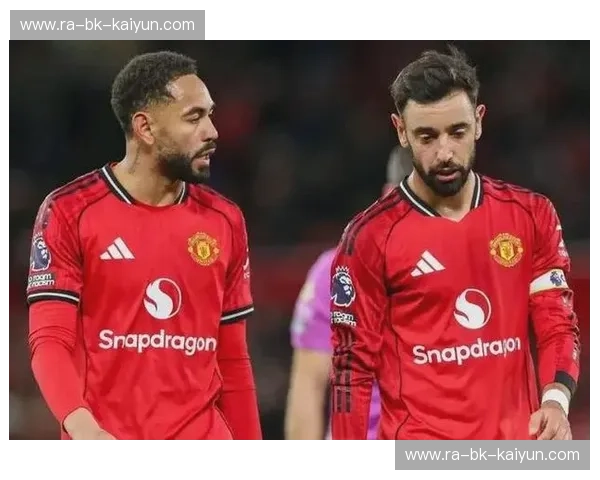 梦剧场的宿命旋律：当红魔曼联遇上金丝雀诺维奇，一场关乎信仰与生存的绿茵博弈